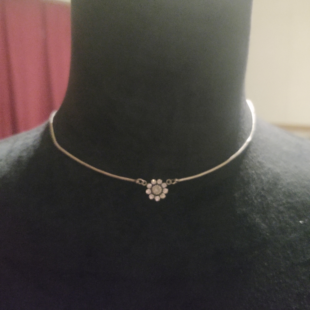 Silver flower necklace 12 inches